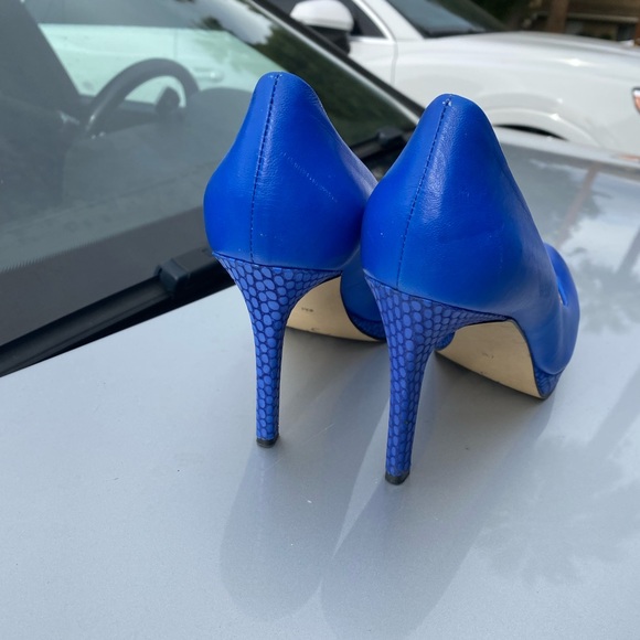 Joan David Pumps - Picture 2 of 5